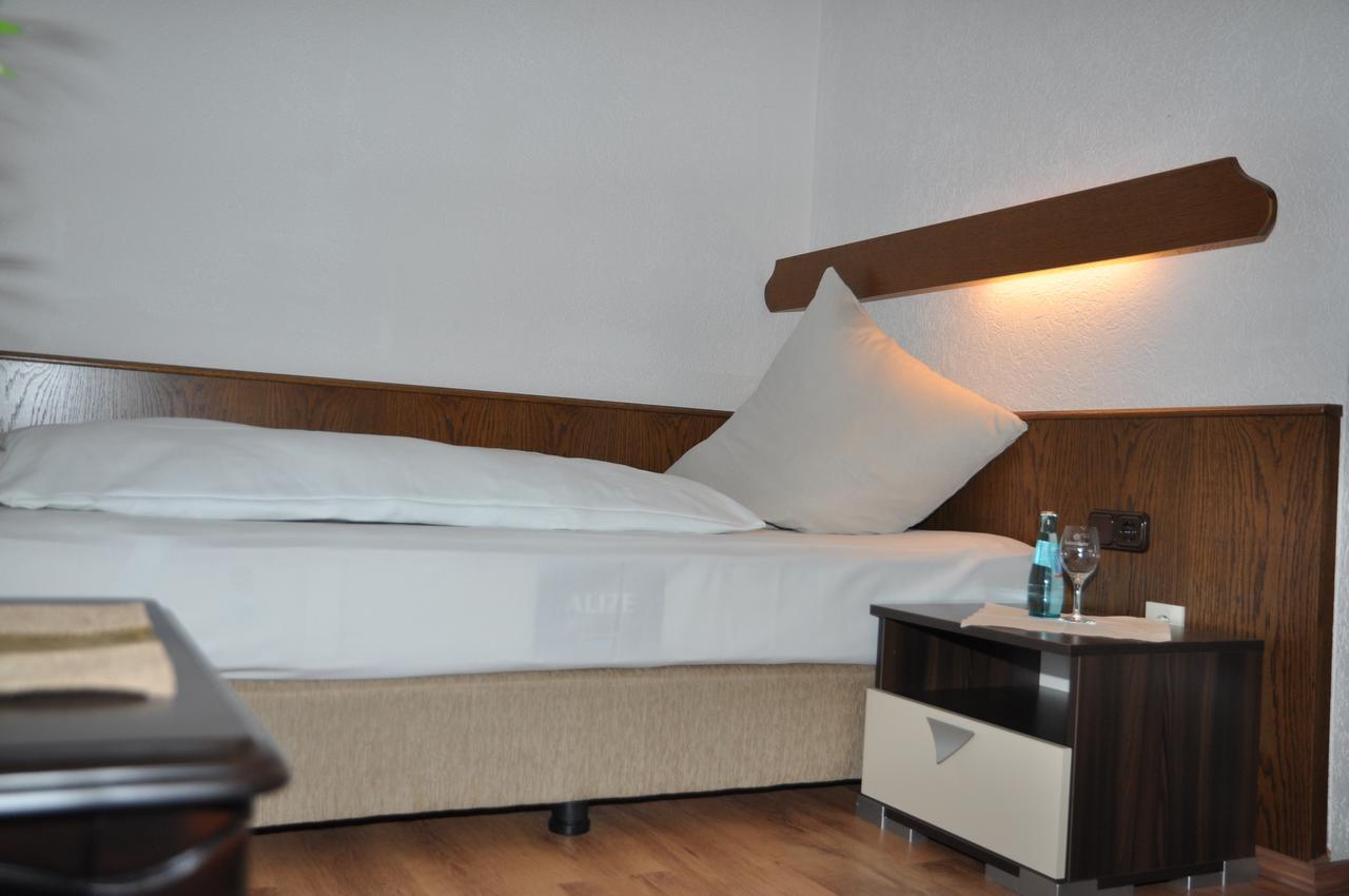 Landhotel Zum Kuehlen Grund Brensbach Quarto foto