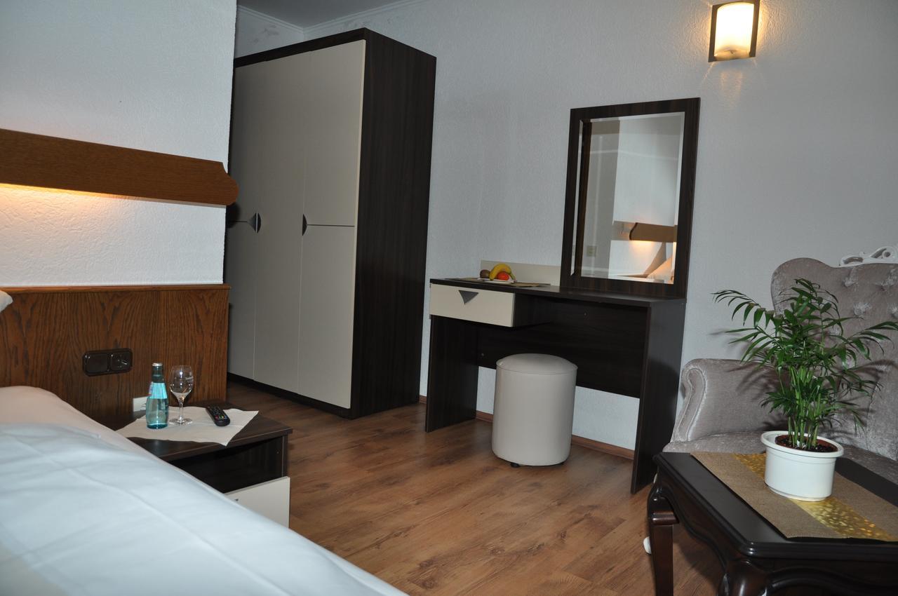 Landhotel Zum Kuehlen Grund Brensbach Quarto foto